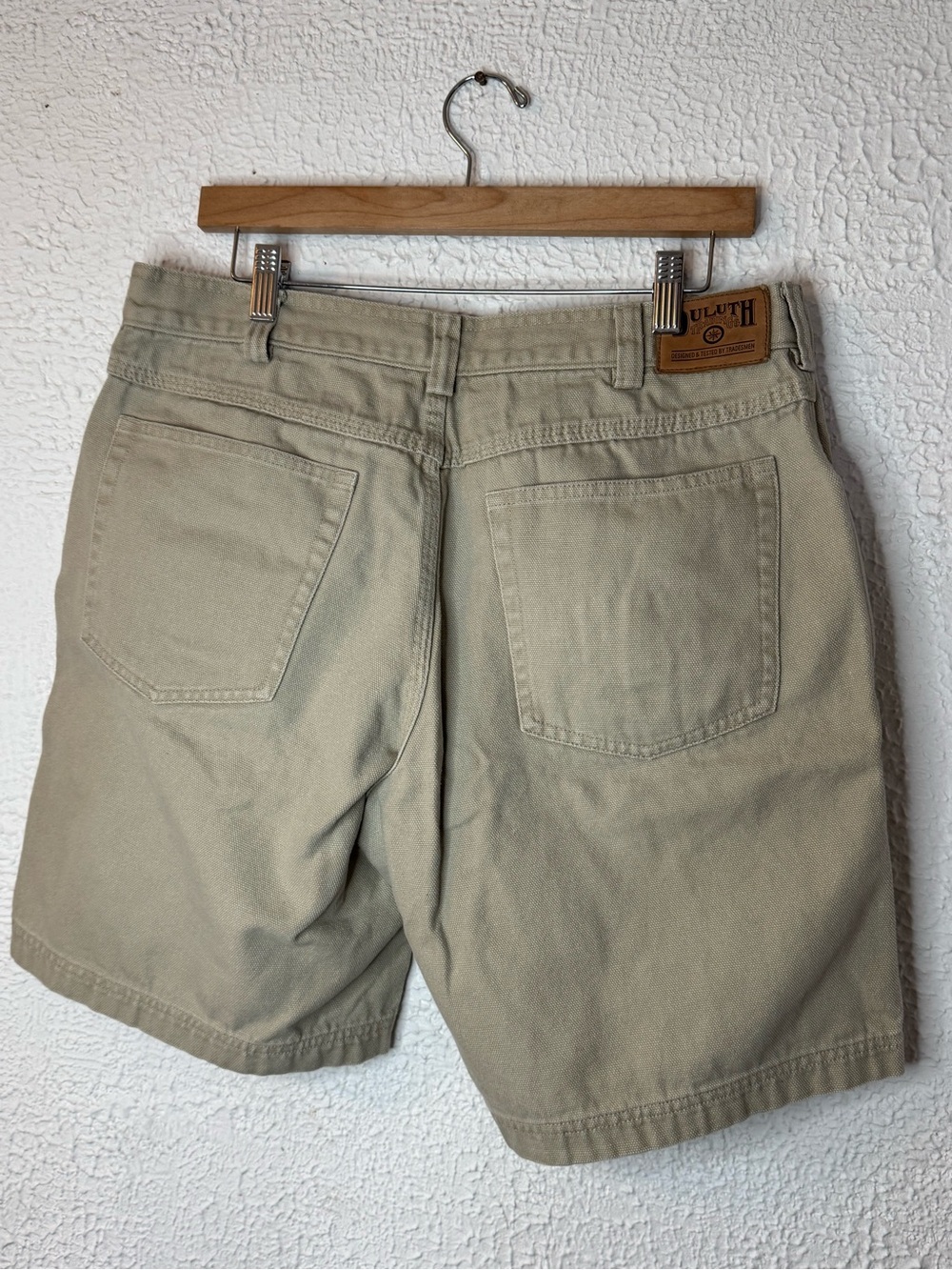 Duluth Trading Co Tan Men’s Flat Front Shorts - Picture 2 of 8